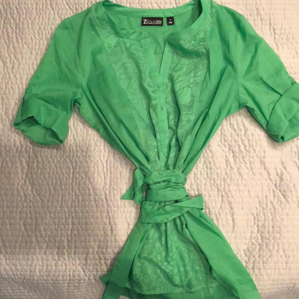 3/4 length sleeve tunic type shirt.